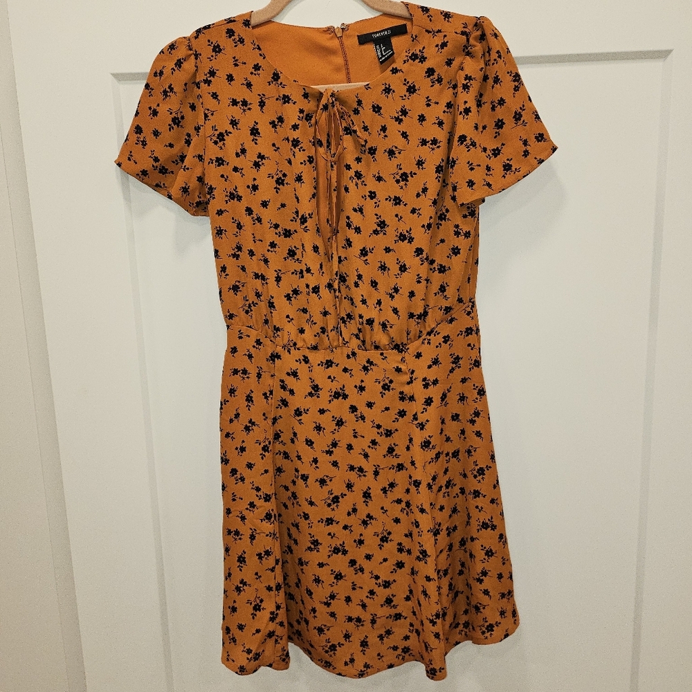 Forever 21 Floral Orange Mini Dress Size Small